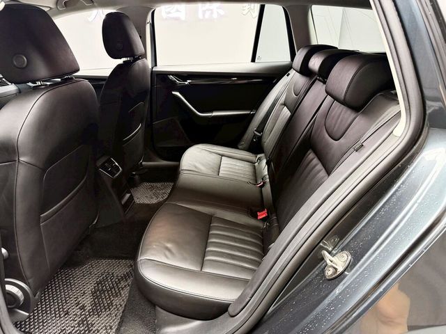 SKODA司科達 OCTAVIA COMBI  第13張相片