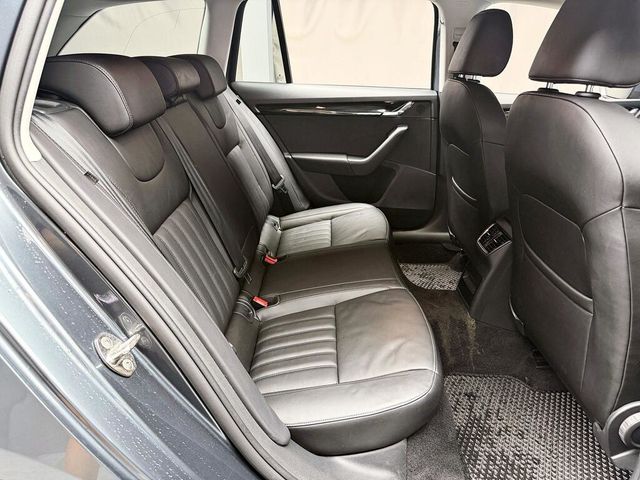 SKODA司科達 OCTAVIA COMBI  第14張相片