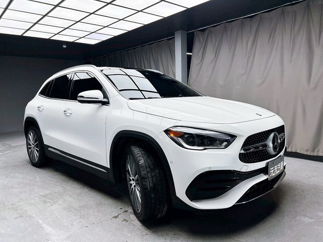 M-BENZ賓士 GLA250  第3張相片