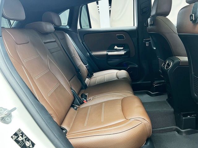 M-BENZ賓士 GLA250  第14張相片
