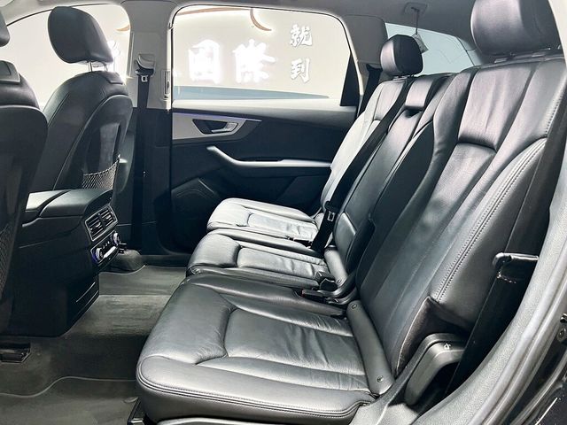 AUDI奧迪 Q7  第13張相片