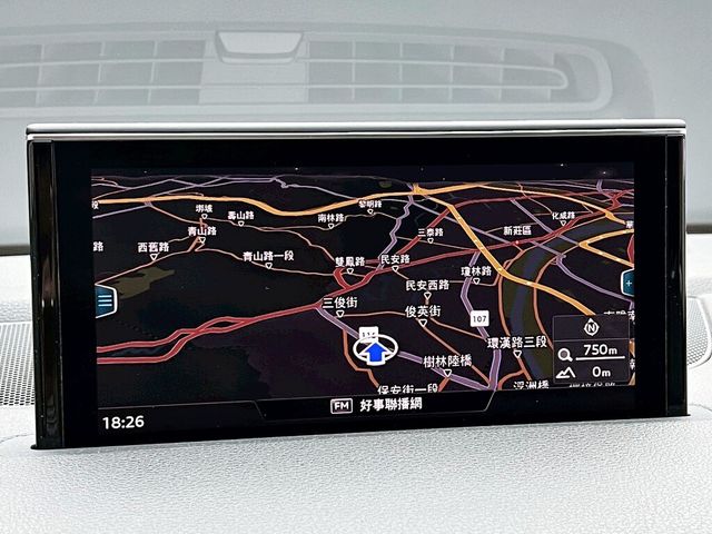 AUDI奧迪 Q7  第18張相片