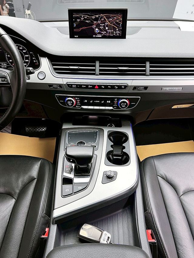AUDI奧迪 Q7  第19張相片