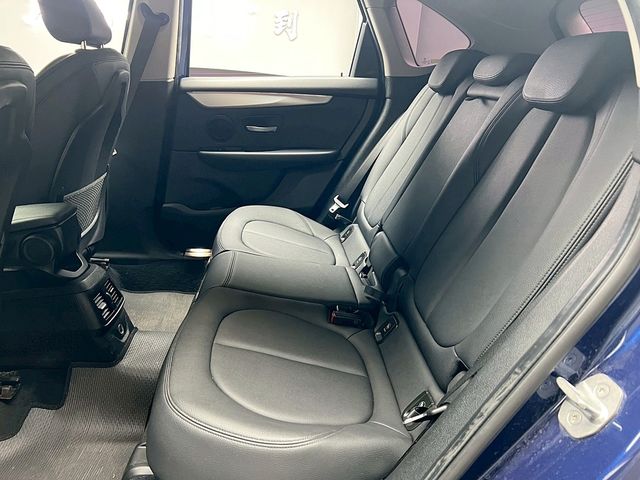 BMW寶馬 220I  第13張相片