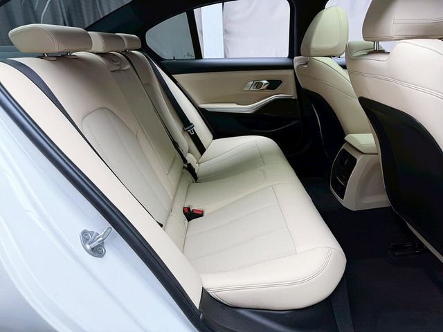 BMW寶馬 320I M SPORT  第14張相片