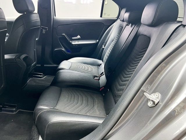 M-BENZ賓士 A180  第13張相片
