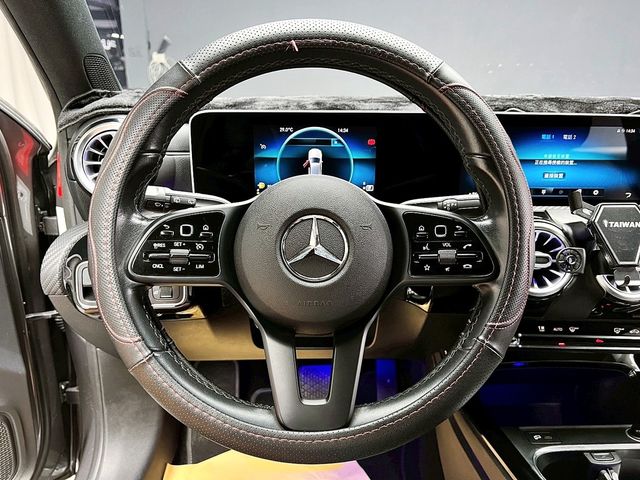 M-BENZ賓士 A180  第15張相片