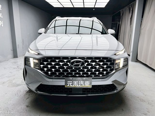 HYUNDAI現代 SANTA FE  第2張相片