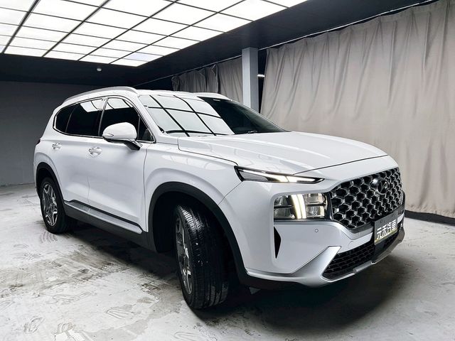 HYUNDAI現代 SANTA FE  第3張相片