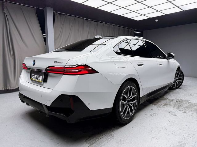 BMW寶馬 520I  第6張相片