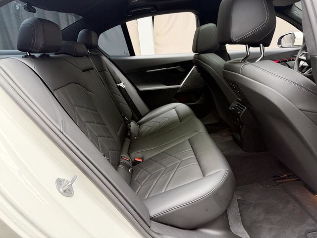 BMW寶馬 520I  第14張相片