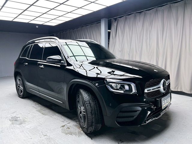 M-BENZ賓士 GLB250  第3張相片