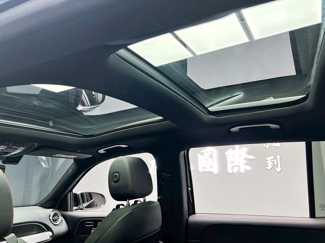 M-BENZ賓士 GLB250  第9張相片