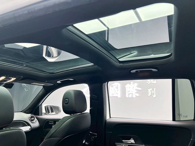 M-BENZ賓士 GLB250  第9張相片