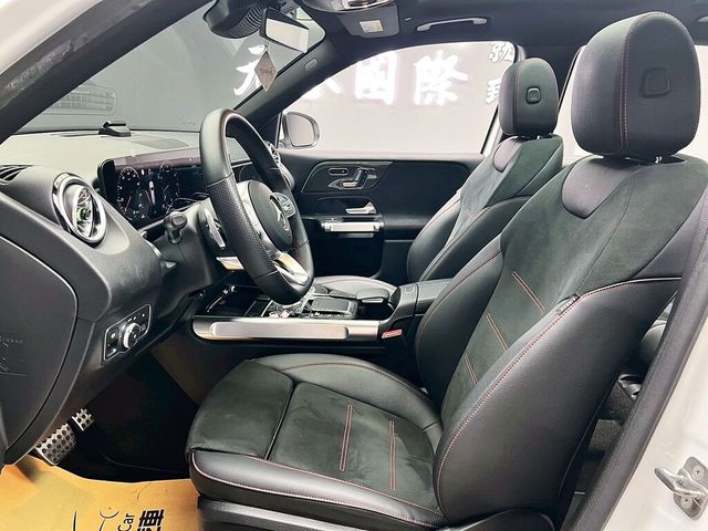 M-BENZ賓士 GLB250  第11張相片