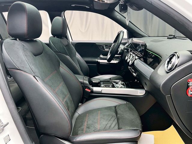 M-BENZ賓士 GLB250  第12張相片