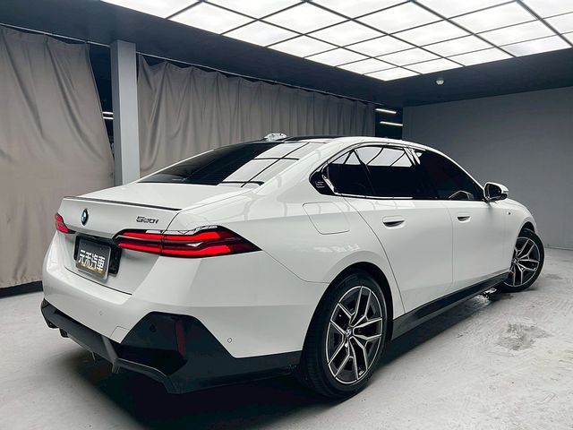 BMW寶馬 520I  第6張相片