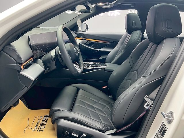 BMW寶馬 520I  第11張相片
