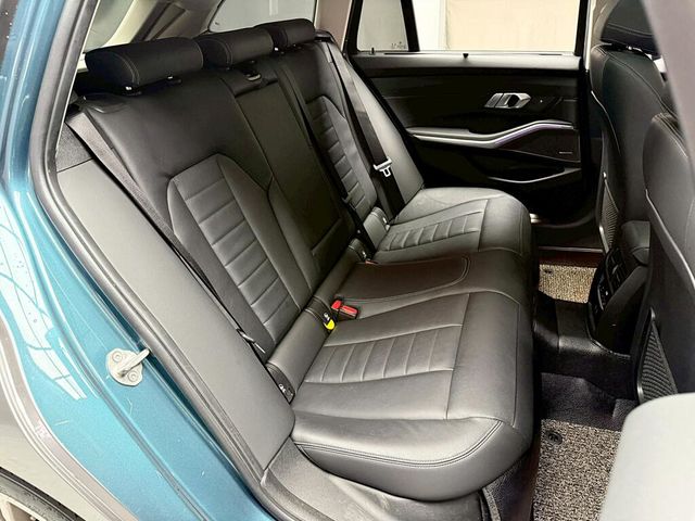 BMW寶馬 320I TOURING  第14張相片