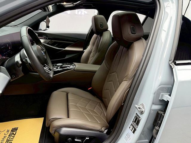 BMW寶馬 520I  第11張相片