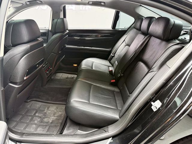 BMW寶馬 740LI  第13張相片