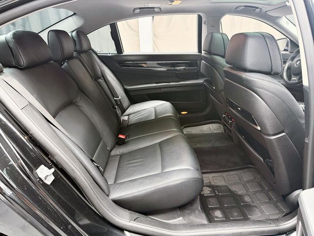 BMW寶馬 740LI  第14張相片