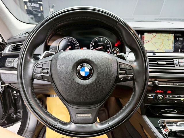 BMW寶馬 740LI  第15張相片