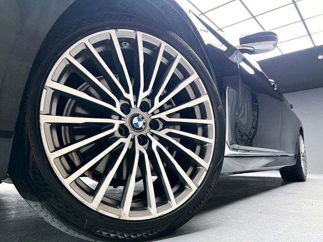 BMW寶馬 740LI  第8張相片