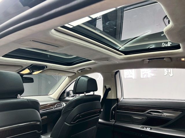 BMW寶馬 740LI  第9張相片