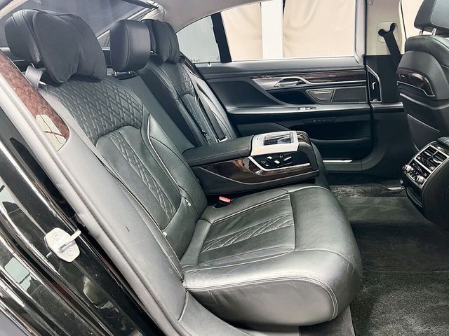 BMW寶馬 740LI  第14張相片