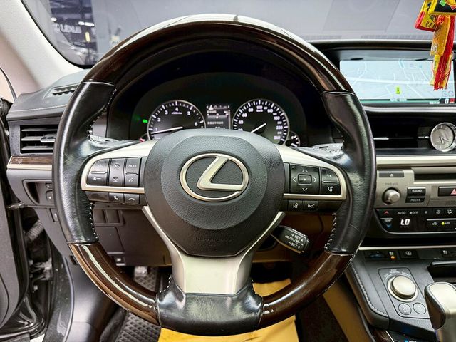 LEXUS凌志 ES200  第15張相片