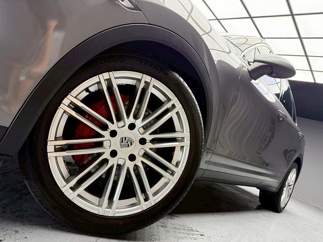 PORSCHE保時捷 CAYENNE  第8張相片