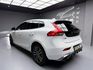 VOLVO富豪 V40  第4張縮圖