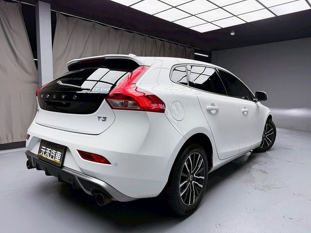 VOLVO富豪 V40  第6張相片