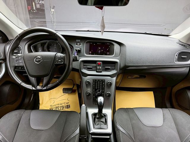 VOLVO富豪 V40  第9張相片