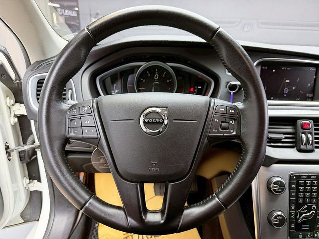 VOLVO富豪 V40  第15張相片