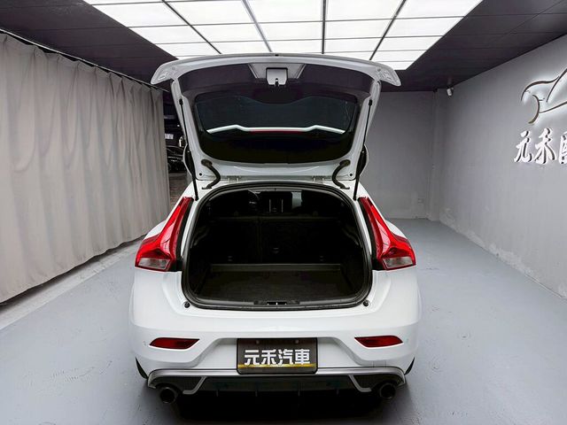 VOLVO富豪 V40  第19張相片