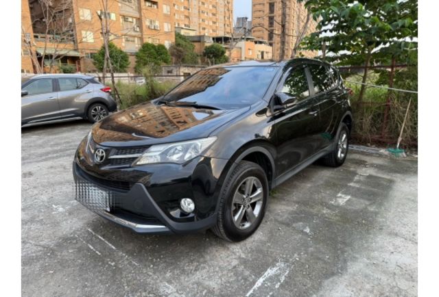 Toyota RAV4 2015款 2.0 E Hi 黑色  第4張相片