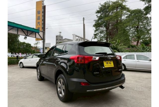 Toyota RAV4 2015款 2.0 E Hi 黑色  第6張相片