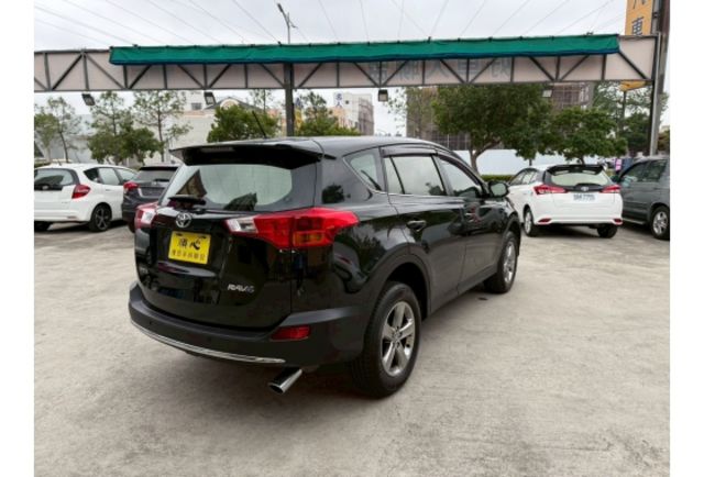 Toyota RAV4 2015款 2.0 E Hi 黑色  第7張相片