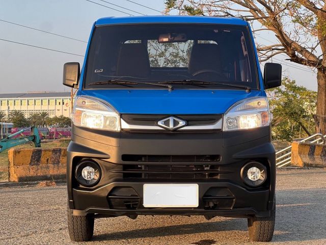 稀有低里程 安全行駛2.2萬 重點還是自排的  第1張相片