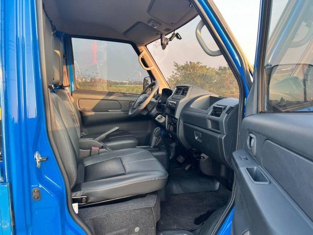 稀有低里程 安全行駛2.2萬 重點還是自排的  第6張相片