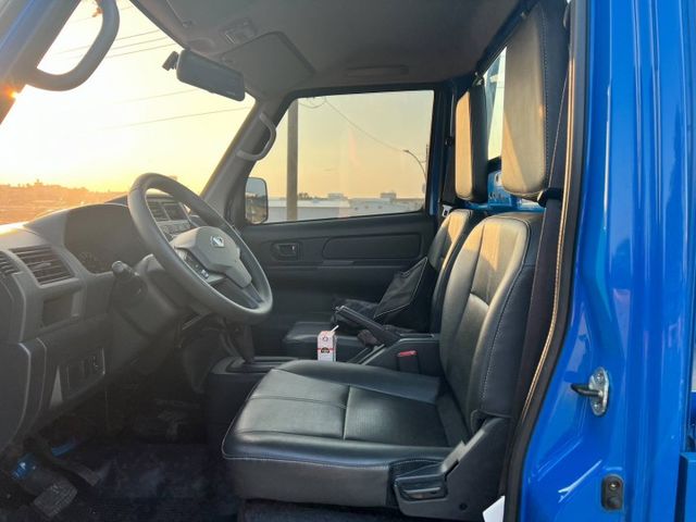 稀有低里程 安全行駛2.2萬 重點還是自排的  第9張相片