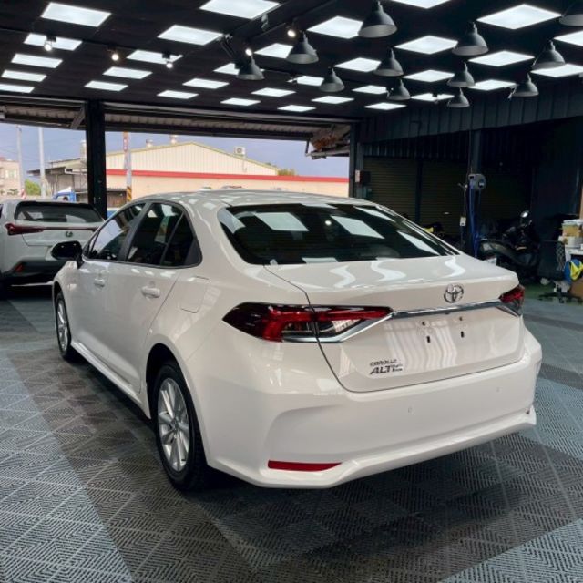 原鈑件 認證車 原廠保固中 高階豪華+ 現省20多萬  第4張相片