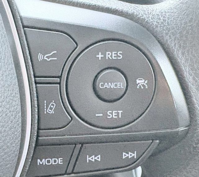 原鈑件 認證車 原廠保固中 高階豪華+ 現省20多萬  第12張相片