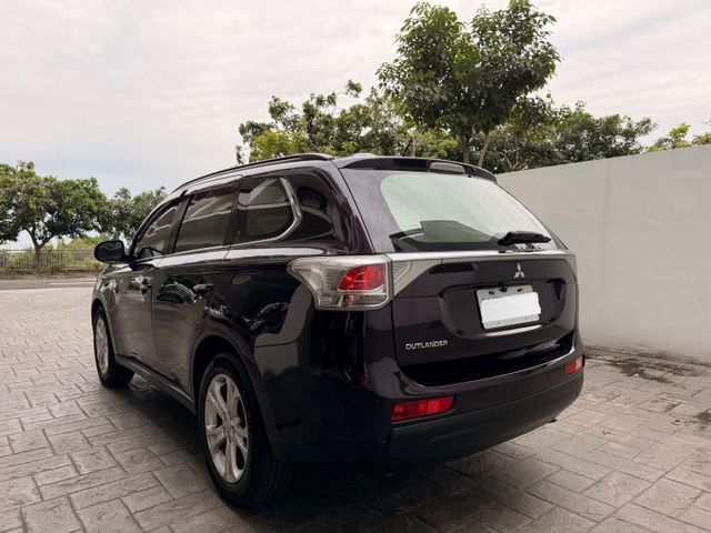 原鈑件 認證車 新車90.9萬 2.4大馬力大空間休旅車 現售23.8  第4張相片