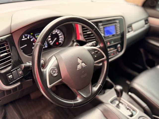 原鈑件 認證車 新車90.9萬 2.4大馬力大空間休旅車 現售23.8  第9張相片