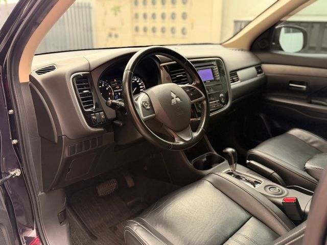 原鈑件 認證車 新車90.9萬 2.4大馬力大空間休旅車 現售23.8  第10張相片