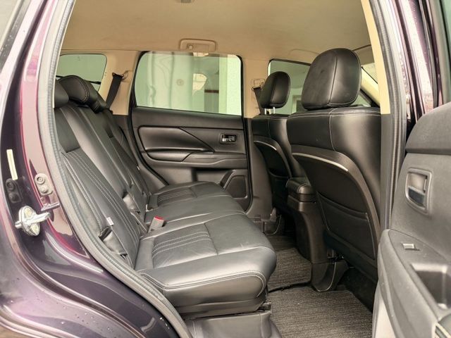 原鈑件 認證車 新車90.9萬 2.4大馬力大空間休旅車 現售23.8  第13張相片