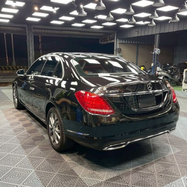 W205 原鈑件 認證車 一手車 耗材更新花費7萬(附工單)無待修  第4張相片